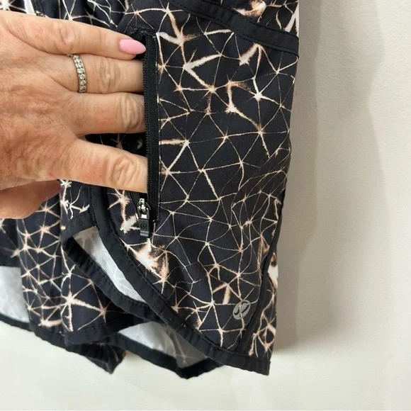 Lululemon Tracker Short Star Crushed Black Running Outdoor Gym Workout - Picture 6 of 7